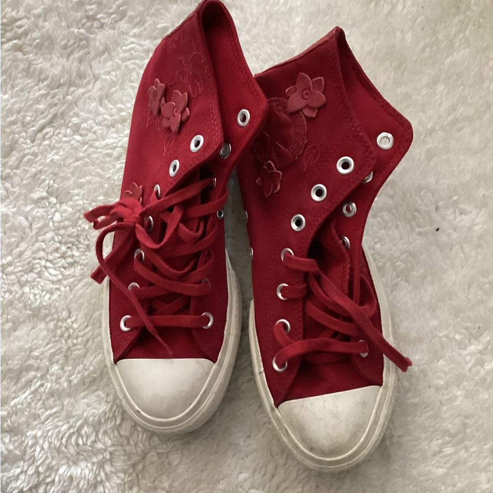 Women's Red High-Top Floral Canvas Sneakers